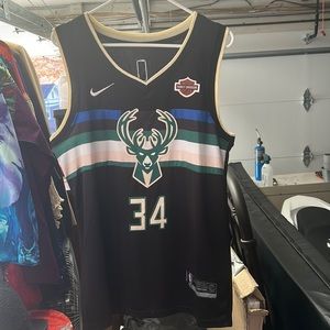 Black NBA City Edition Giannis Antetokounmpo Jersey, 10/10, no flaws